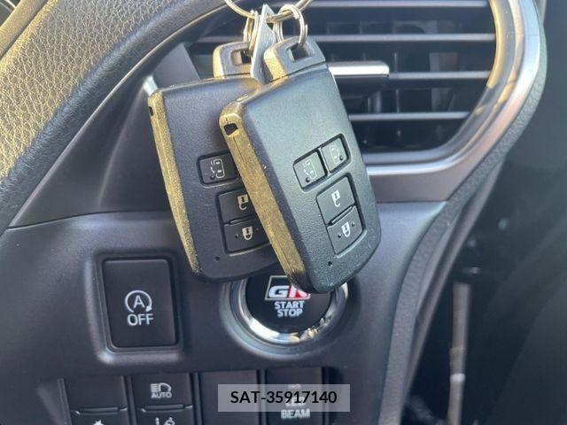 Toyota VOXY 2018-05 340309-20