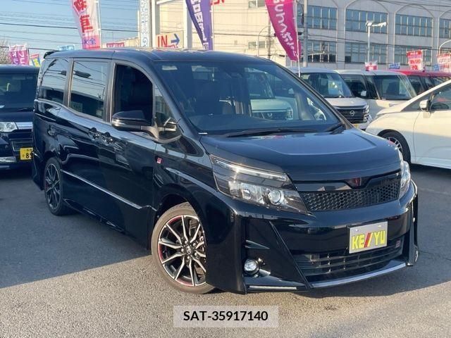 Toyota VOXY 2018-05 340309-3