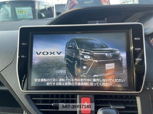 Toyota VOXY 2018-05 340309-13