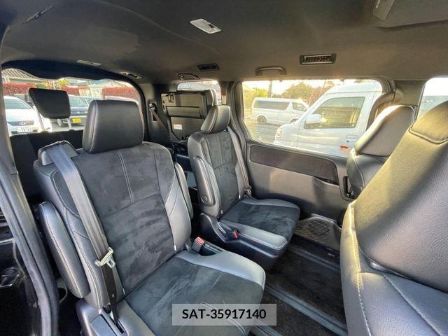 Toyota VOXY 2018-05 340309-11