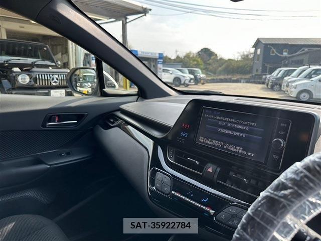 Toyota C-HR 2018-02 239410-16