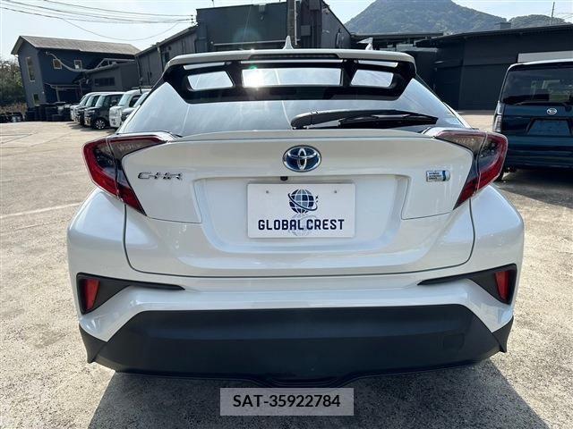 Toyota C-HR 2018-02 239410-10