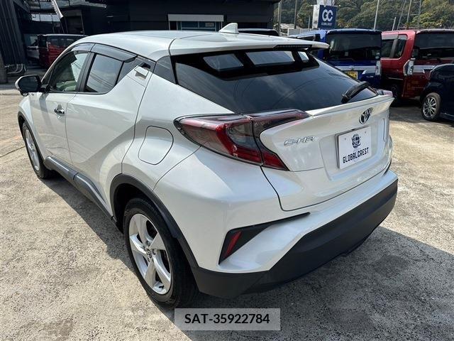 Toyota C-HR 2018-02 239410-9