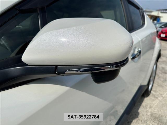 Toyota C-HR 2018-02 239410-13