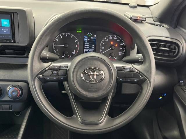 Toyota YARIS 2023-04 182358-11