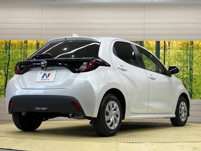 Toyota YARIS 2023-04 182358-17