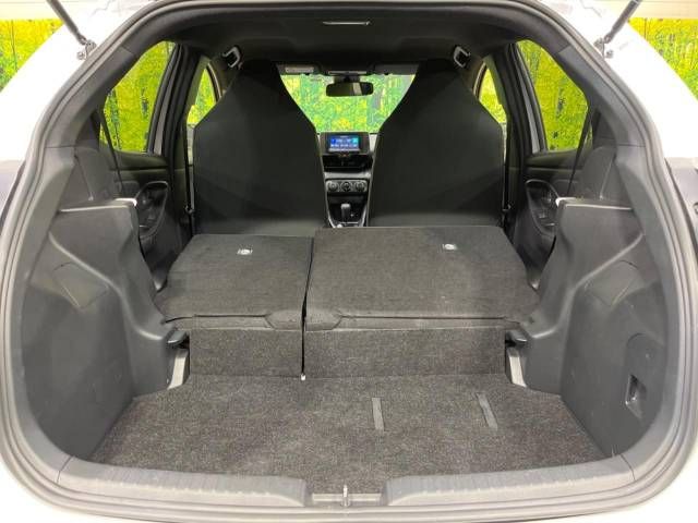 Toyota YARIS 2023-04 182358-10