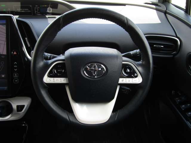 Toyota PRIUS PHV 2018-01 21275-9