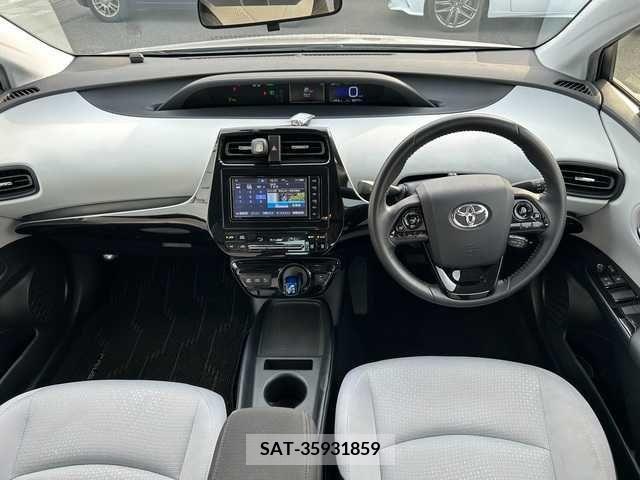 Toyota PRIUS 2019-03 282058-2
