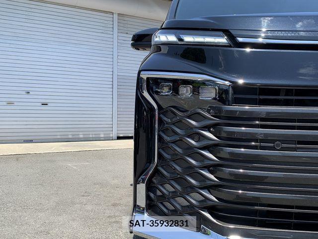 Toyota VOXY 2022-11 385572-11