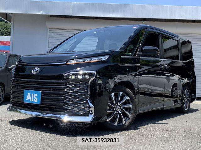 Toyota VOXY 2022-11 385572-0