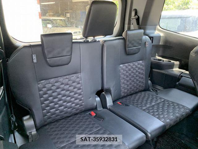 Toyota VOXY 2022-11 385572-16