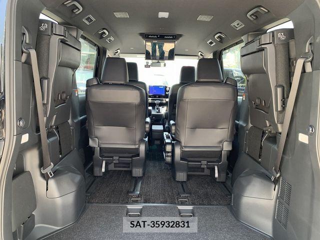 Toyota VOXY 2022-11 385572-22