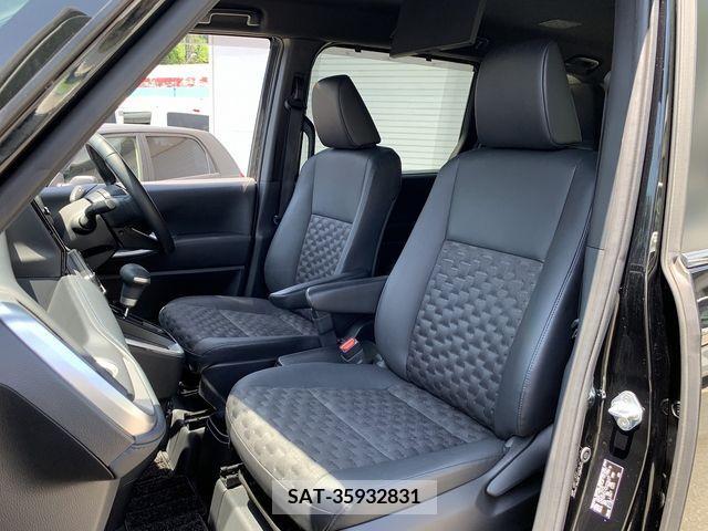 Toyota VOXY 2022-11 385572-17