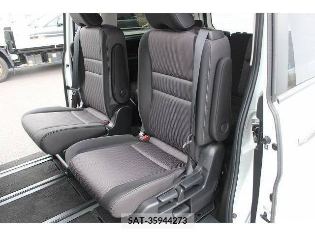 Nissan SERENA 2019-11 246729-13