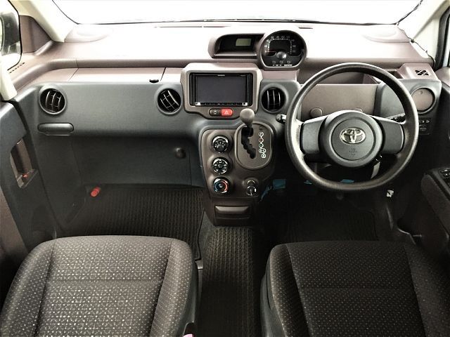 Toyota SPADE 2013-03 193254-1
