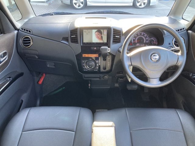 Nissan ROOX 2010-03 193583-4