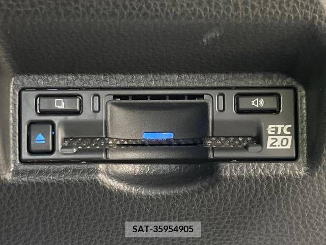 Toyota VOXY 2022-07 337795-7