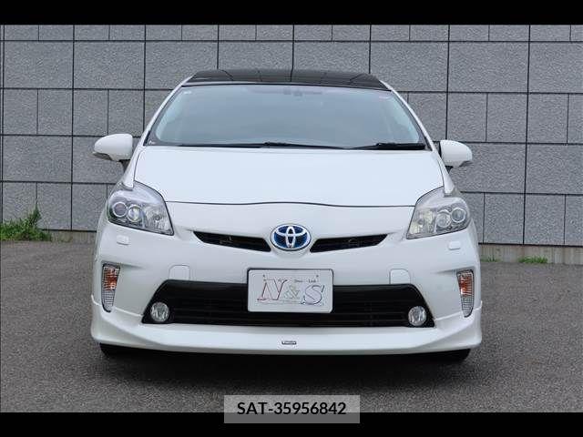 Toyota PRIUS 2014-03 386763-1