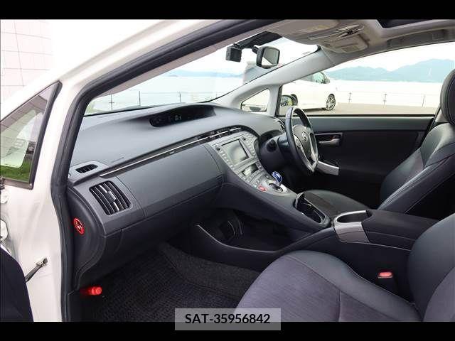 Toyota PRIUS 2014-03 386763-17