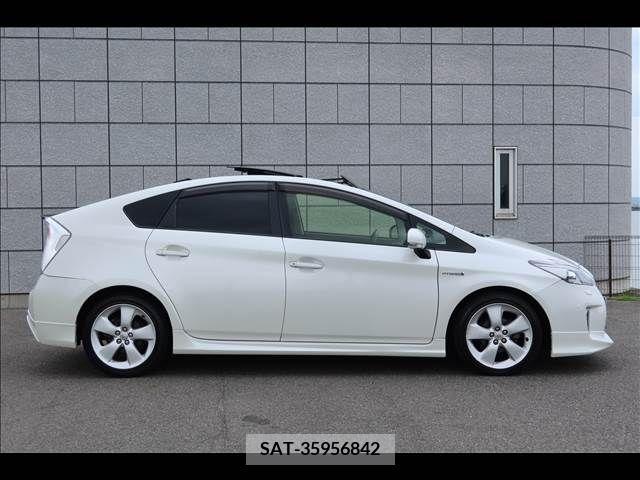 Toyota PRIUS 2014-03 386763-6
