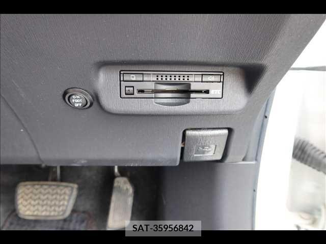 Toyota PRIUS 2014-03 386763-28