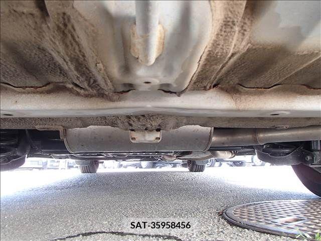 Honda e 2013-01 219474-10