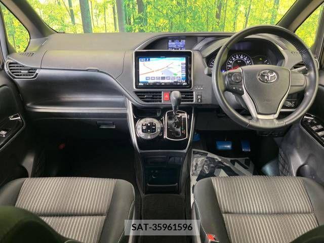 Toyota VOXY 2019-11 331687-1