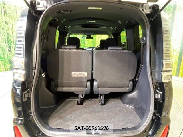 Toyota VOXY 2019-11 331687-11