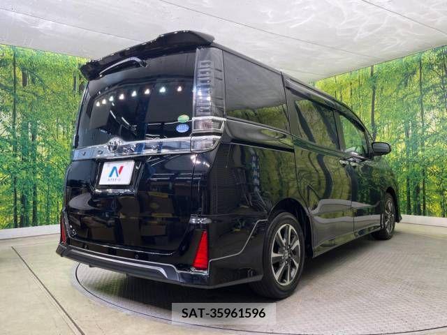 Toyota VOXY 2019-11 331687-18