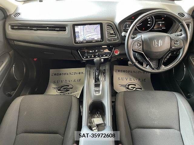 Honda VEZEL 2018-02 215919-1