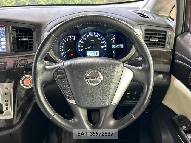 Nissan ELGRAND 2013-06 297198-12