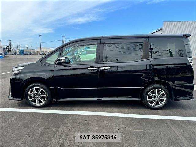 Toyota VOXY 2020-01 372132-12