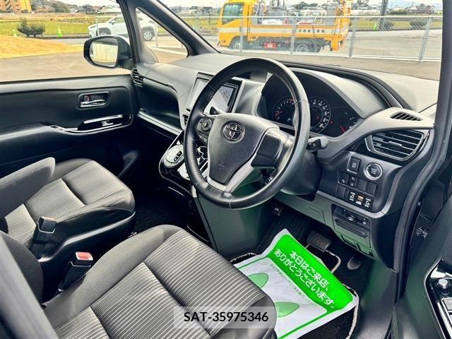 Toyota VOXY 2020-01 372132-22