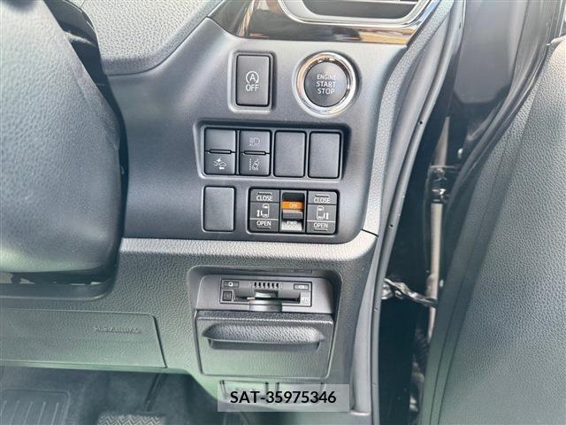 Toyota VOXY 2020-01 372132-17