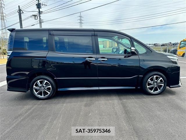 Toyota VOXY 2020-01 372132-8