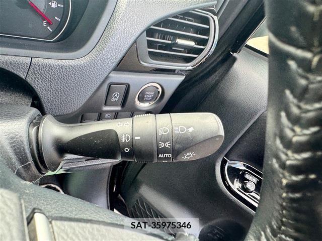 Toyota VOXY 2020-01 372132-21