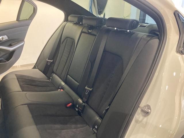 Bmw 3 SERIES 2022-10 14279-12
