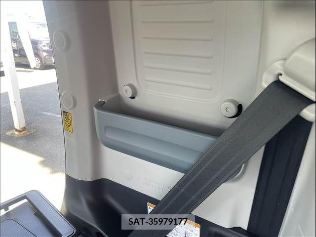 Suzuki SPACIA 2022-09 368579-12