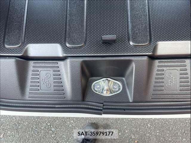 Suzuki SPACIA 2022-09 368579-10