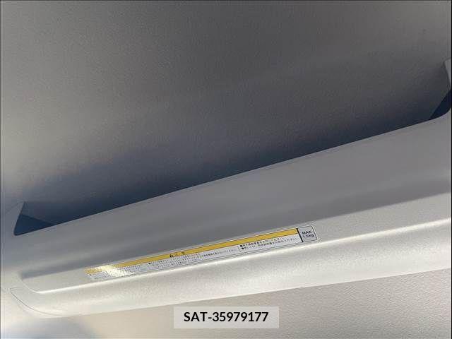 Suzuki SPACIA 2022-09 368579-17