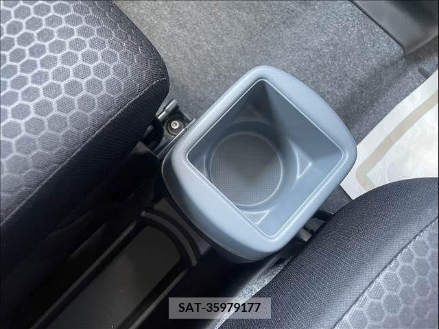 Suzuki SPACIA 2022-09 368579-26