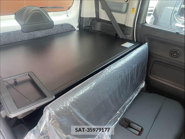 Suzuki SPACIA 2022-09 368579-13