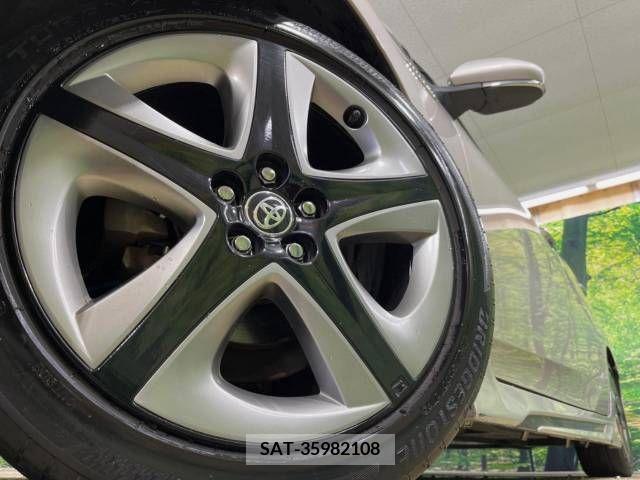 Toyota PRIUS 2015-12 281706-9