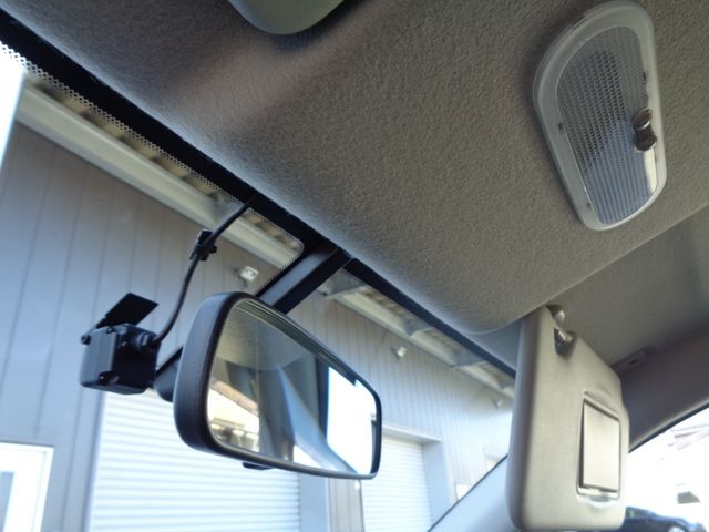 Nissan MARCH 2018-10 27728-11