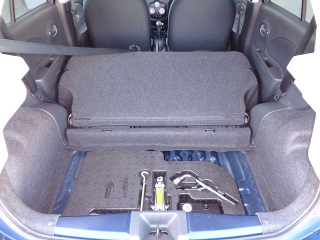 Nissan MARCH 2018-10 27728-15
