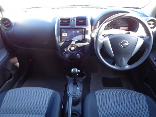 Nissan MARCH 2018-10 27728-1