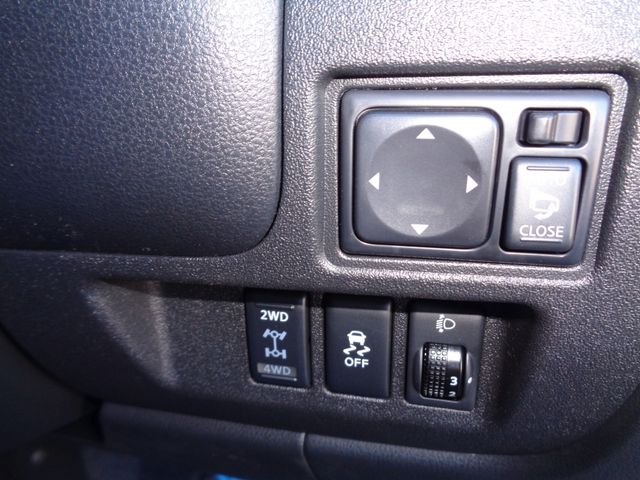 Nissan MARCH 2018-10 27728-3