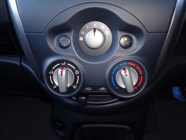 Nissan MARCH 2018-10 27728-9