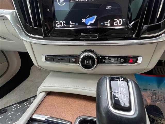Volvo V90 2018-08 26380-14